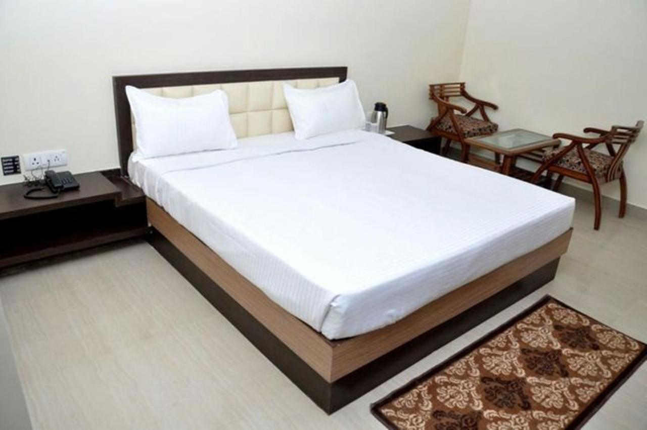Hotel Radiance Gwalior Exterior photo